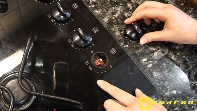 Removing A Damaged Control Knob From The Hob Spindle