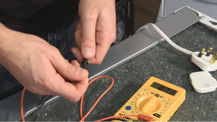 Checking The Resistance On The Leads Of A Multimeter By Shorting Them Together