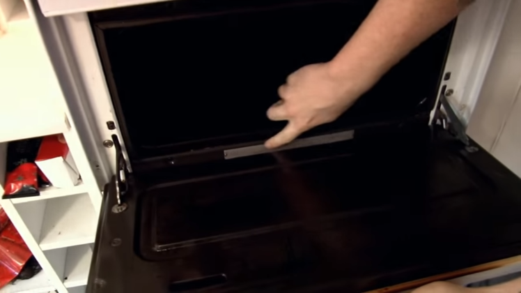 How to Replace the Oven Door Seal on a Neff Double Oven | eSpares