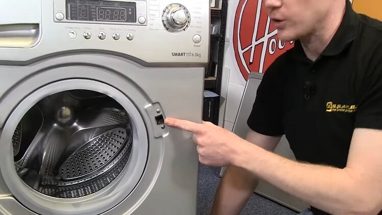 Checking The Washing Machine Door Lock