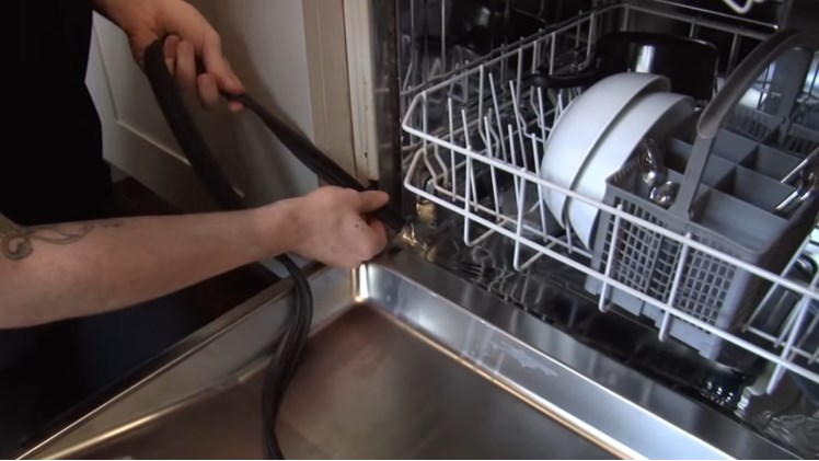 How to Replace the Upper Door Seal on a Dishwasher