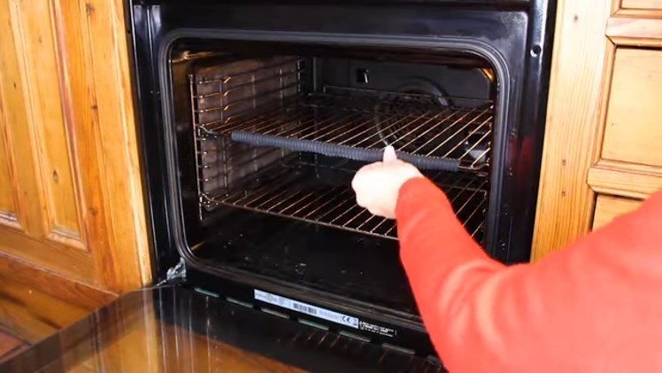 The Universal Oven Shelf Guard