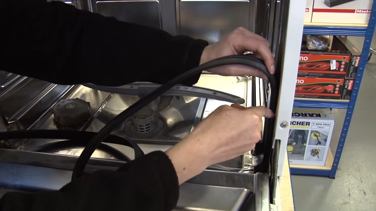 How to Replace a Dishwasher Door Seal on a Bosch Dishwasher eSpares