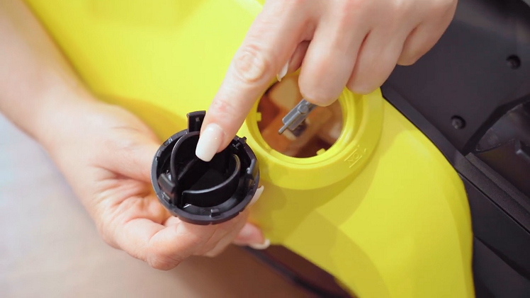 Make sure the control switch is lined up with the slot on the inside of the control knob.