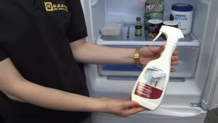 A Fridge Cleaner To Remove Any Spills, Leaks, Dirt Or Grime