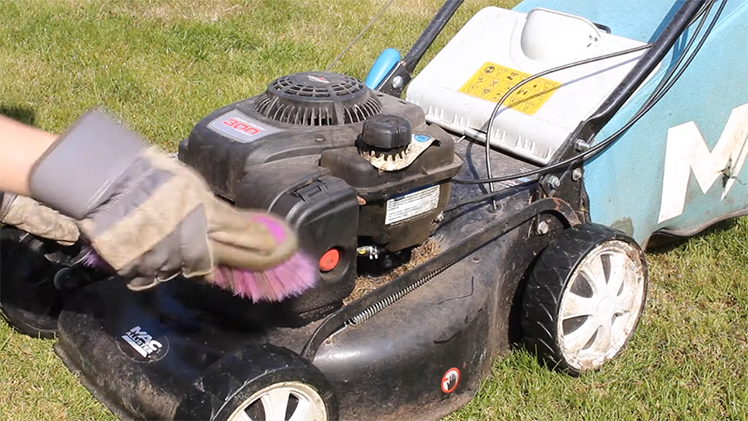 How to Clean Your Lawnmower eSpares