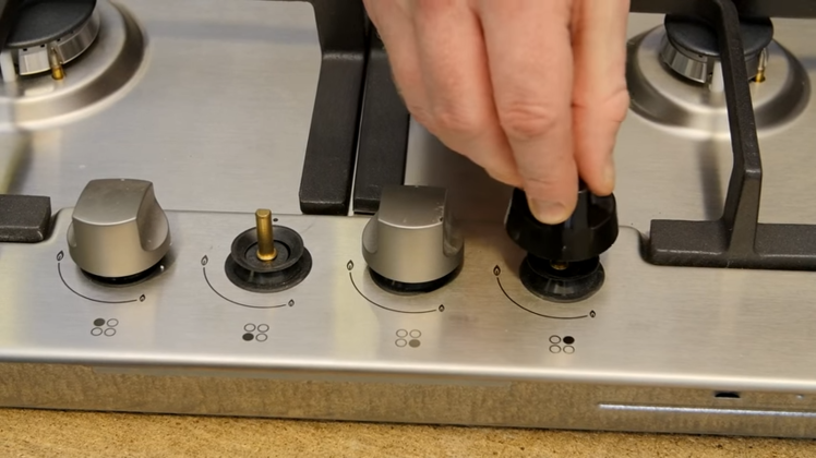 Aligning The Control Knob And Pushing It Onto The Adapter