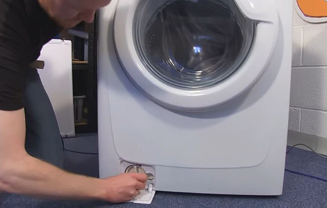 E03 washing store machine